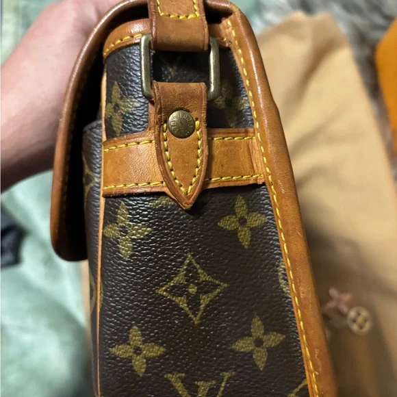 Louis Vuitton Sologne Vintage Crossbody Bag **Authentic - Picture 9 of 17
